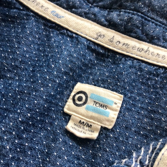 Toms Denim Micro Polka Dot Long Sleeve Partial Button Up Shirt Women's Size M ✨ - Picture 5 of 8